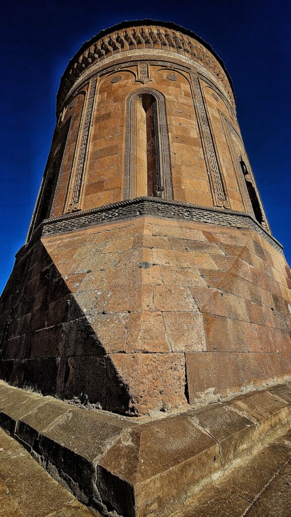 ahlat kümbet